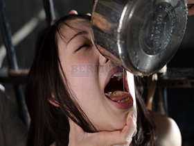 顔面パンスト！変顔羞恥調教　弥生みづき　サンプル画像03